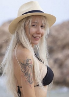 Alice Bong