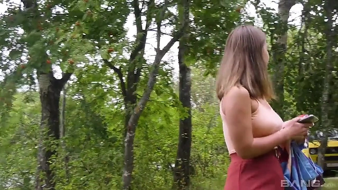 Hazel Grace бросила дела и приехала к бойфренду, а тот уже намял хуй перед свиданием