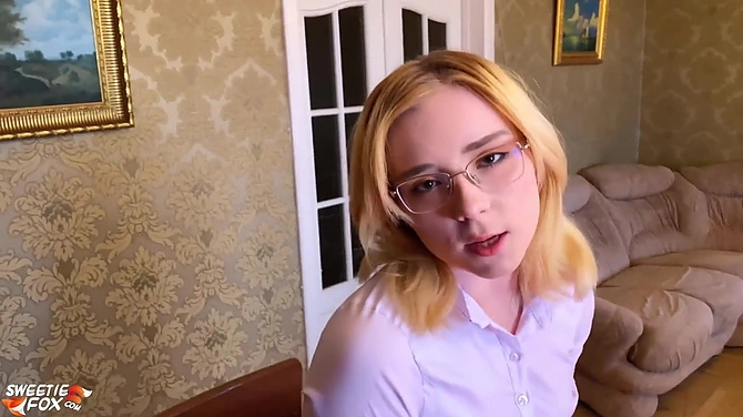 Грубо поимел знойную трудоголичку Sweetie Fox и обкончал ей все лицо.