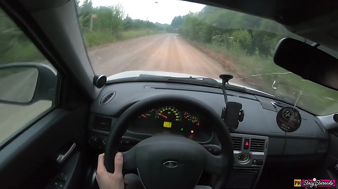 Подкинул до города горячую стройняшку Stasy Starando за трах и отсос.