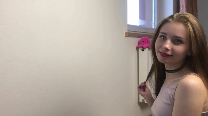 Горло симпотной девки проебано на отлично, но парень все равно хочет потыкать в пизду